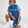 Nike Swoosh Tape T-Shirt/Shorts Set Kleinkinder 2 Nike Swoosh Tape T-Shirt/Shorts Set Kleinkinder -Modische Sportbekleidung jd 521168 a