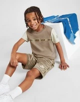 Nike Swoosh Tape T-Shirt/Shorts Set Kleinkinder 3 Nike Swoosh Tape T-Shirt/Shorts Set Kleinkinder