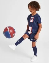 Nike Paris Saint-Germain 2022/23 Home Fußballtrikot-Set Kinder 6 Nike Paris Saint-Germain 2022/23 Home Fußballtrikot-Set Kinder – Bild 4
