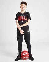 Nike NBA Chicago Bulls Graphic T-Shirt Kinder 4 Nike NBA Chicago Bulls Graphic T-Shirt Kinder – Bild 2