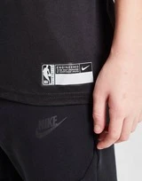 Nike NBA Chicago Bulls Graphic T-Shirt Kinder 6 Nike NBA Chicago Bulls Graphic T-Shirt Kinder – Bild 4