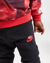 Nike Tie Dye Swoosh Overhead Trainingsanzug Baby 6 Nike Tie Dye Swoosh Overhead Trainingsanzug Baby – Bild 4