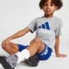 Adidas Badge Of Sport Logo T-Shirt/Shorts Set Kleinkinder 1 Adidas Badge Of Sport Logo T-Shirt/Shorts Set Kleinkinder -Modische Sportbekleidung jd 628960 a