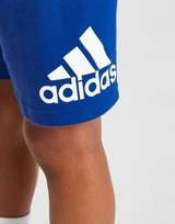 Adidas Badge Of Sport Logo T-Shirt/Shorts Set Kleinkinder 6 Adidas Badge Of Sport Logo T-Shirt/Shorts Set Kleinkinder – Bild 4